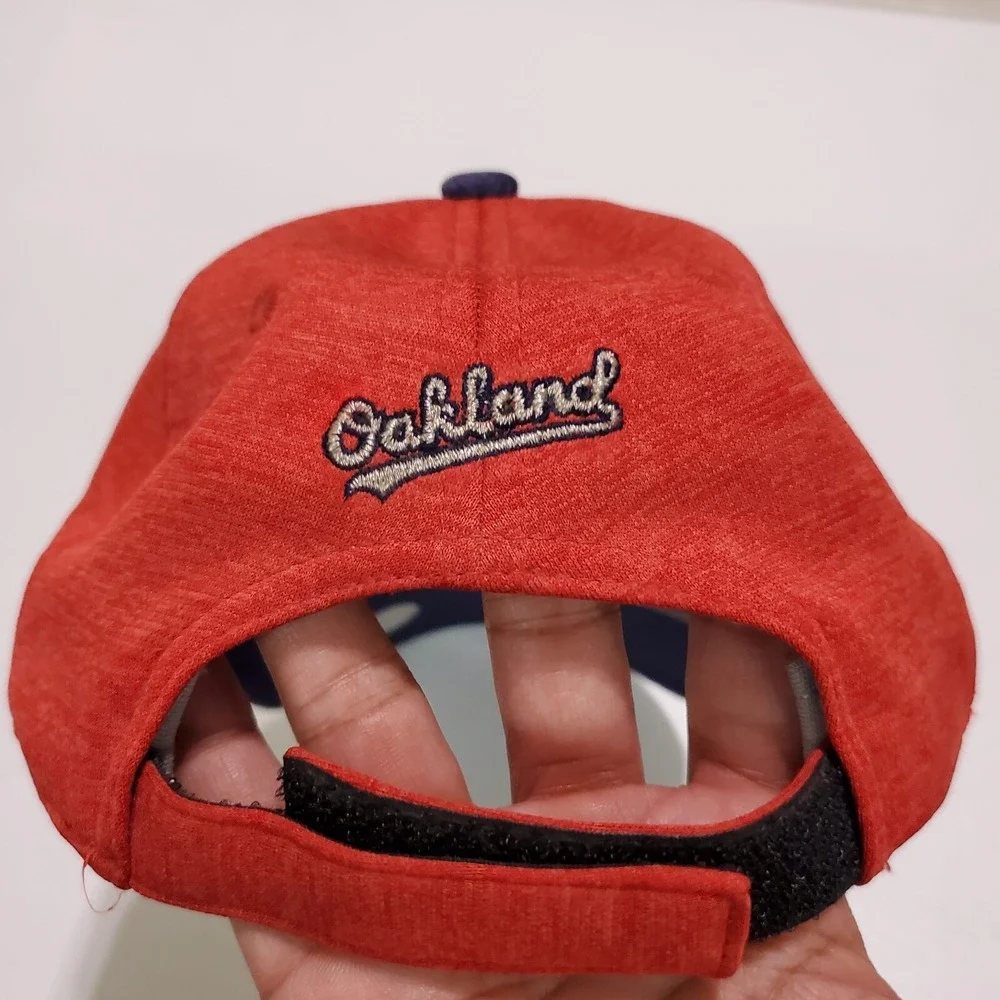 Oakland Athletics Men Hat OS Red Logo American‎ Flag New Era Adjustable Straps